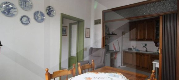 7 rooms Apartment in Pontedera, Italy No. 19253 32