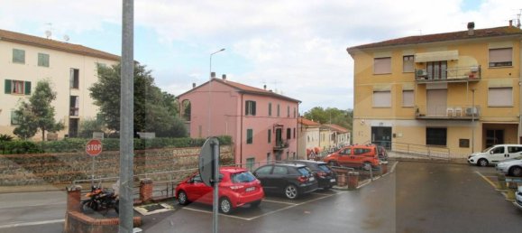 7 rooms Apartment in Pontedera, Italy No. 19253 47