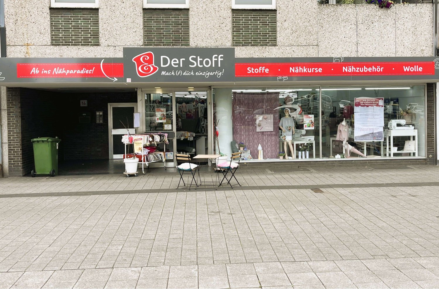 226m² Commercial property in Oberhausen, Germany No. 236567