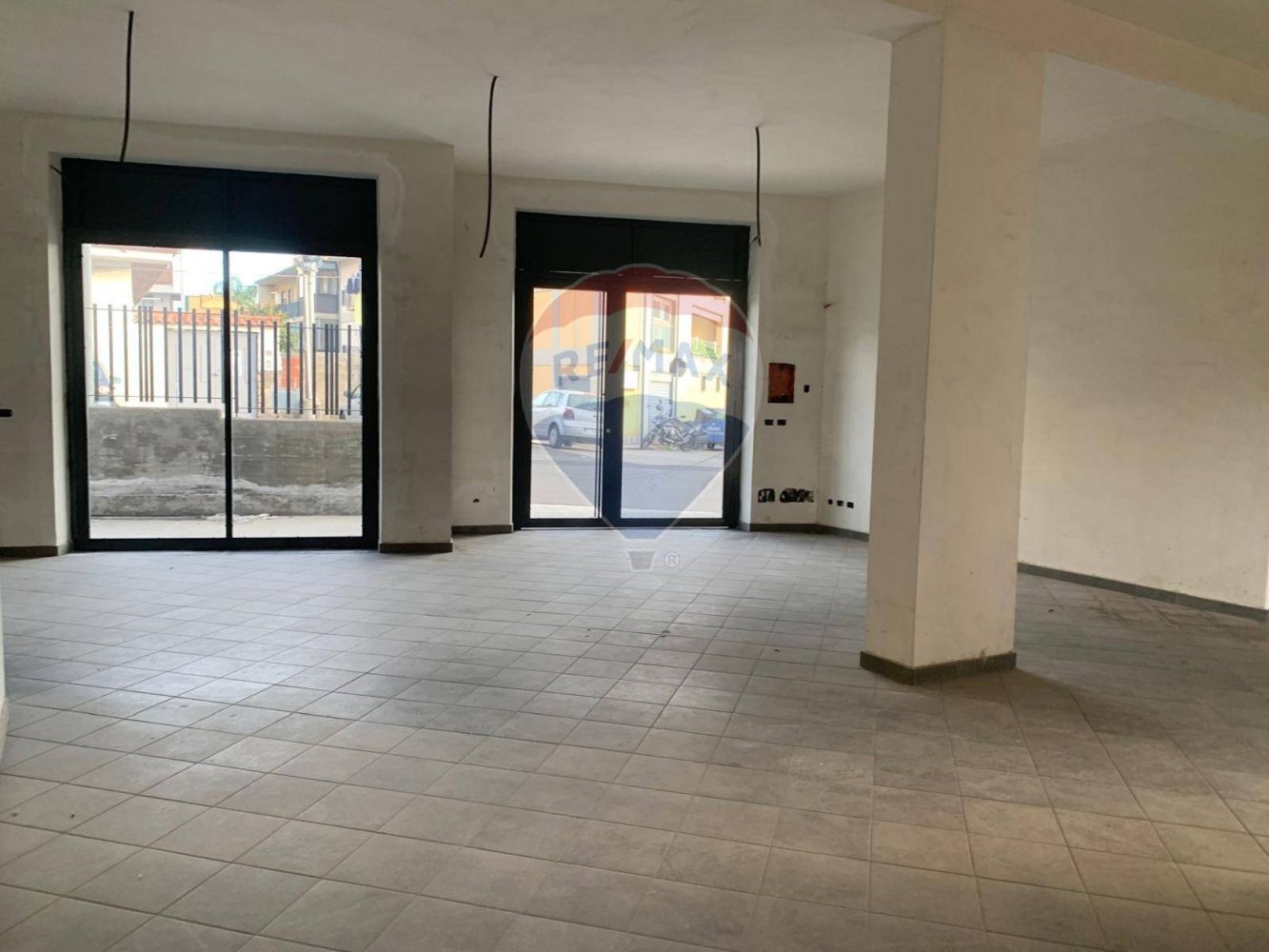 1 room Commercial property in Camporotondo Etneo, Italy No. 55181