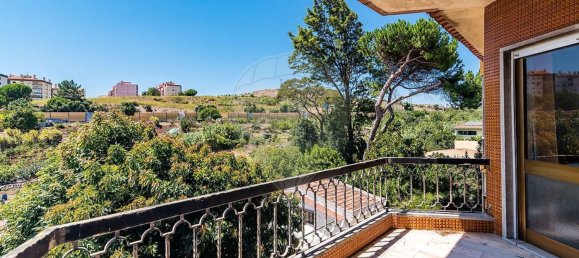 280m² Commercial property in Sintra, Portugal No. 50494 20