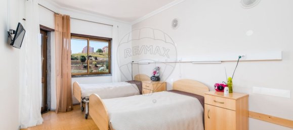 280m² Commercial property in Sintra, Portugal No. 50494 16