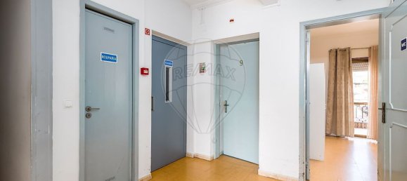 280m² Commercial property in Sintra, Portugal No. 50494 13