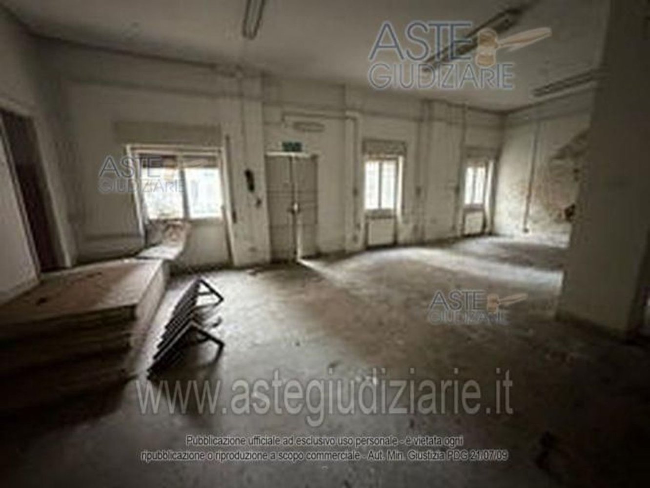 5 rooms Apartment in Rome, Italy No. 292284