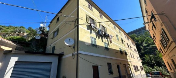 3 rooms Apartment in Genoa, Italy No. 164564 2