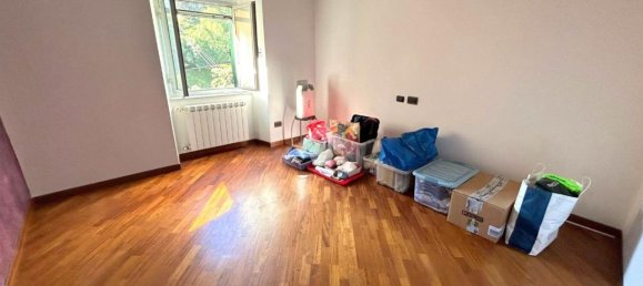 3 rooms Apartment in Genoa, Italy No. 164564 11