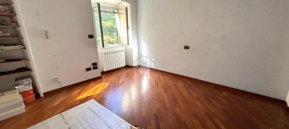 3 rooms Apartment in Genoa, Italy No. 164564 6