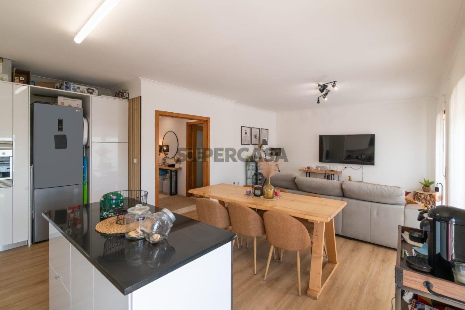 2 bedrooms Apartment in Vialonga, Portugal No. 212213