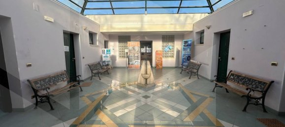 7-salle Bureau à Avezzano, Italy No. 25336 2