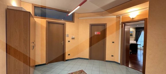 7-salle Bureau à Avezzano, Italy No. 25336 35