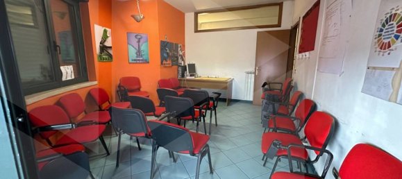 7-salle Bureau à Avezzano, Italy No. 25336 34