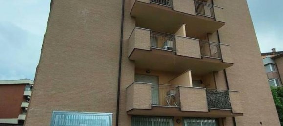 4-salle Appartement à Asti, Italy No. 36037 3