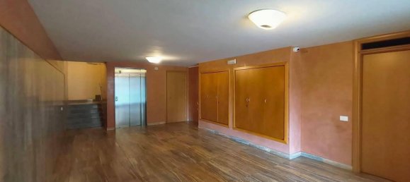 4-salle Appartement à Asti, Italy No. 36037 4