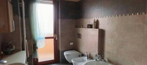 4-salle Appartement à Asti, Italy No. 36037 18