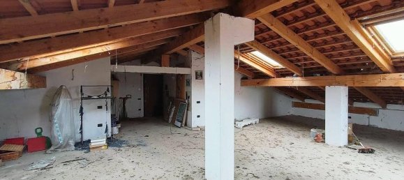 4-salle Appartement à Asti, Italy No. 36037 26