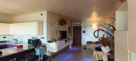 4-salle Appartement à Asti, Italy No. 36037 7