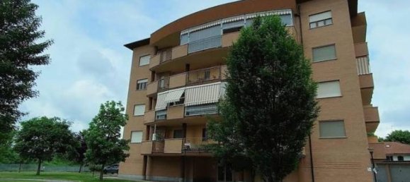 4-salle Appartement à Asti, Italy No. 36037 2