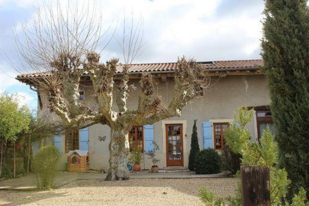 Casa de 5 dormitorios en Crottet, France No. 24931