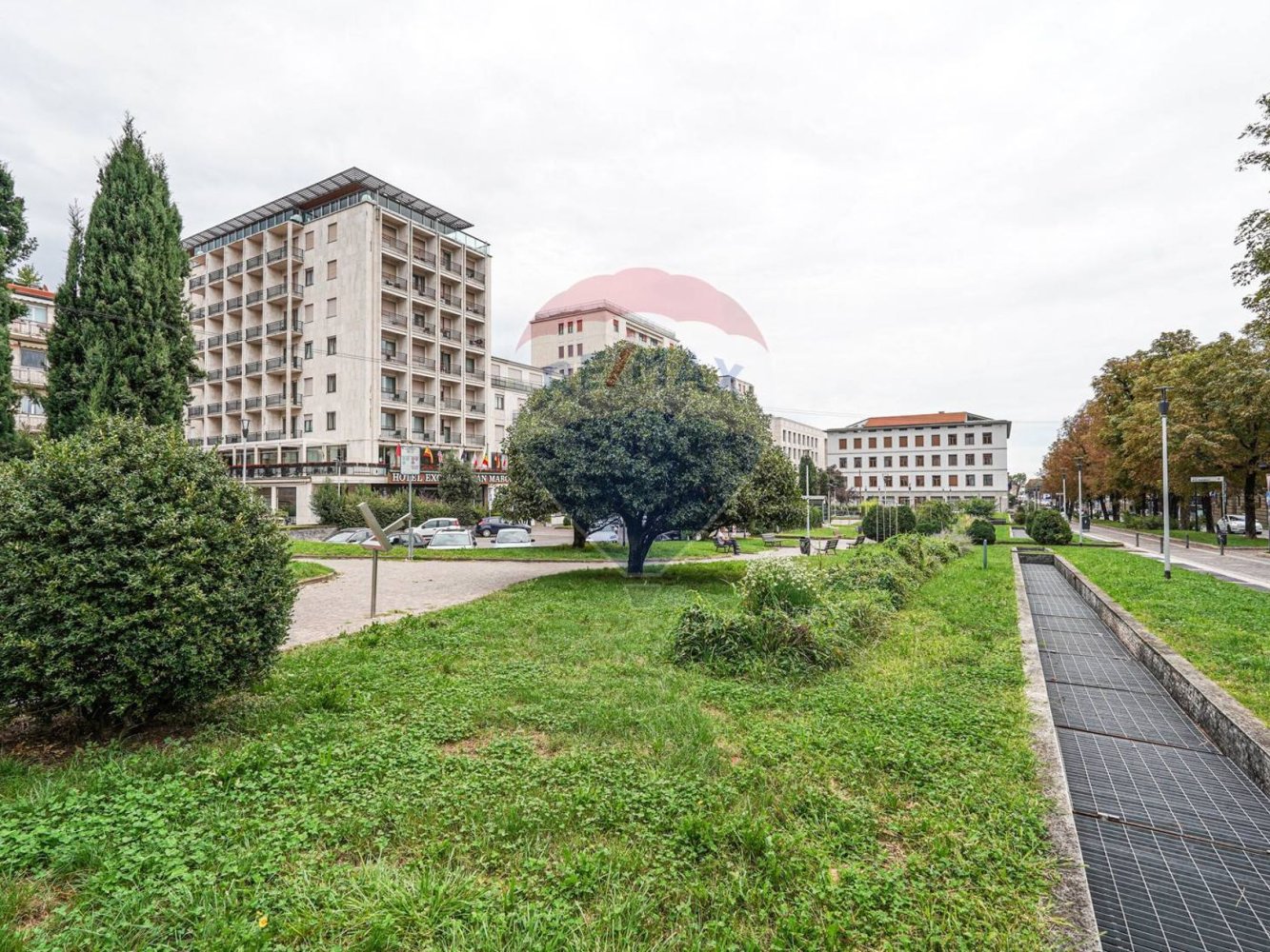 2 rooms Commercial property in Bergamo, Italy No. 356201