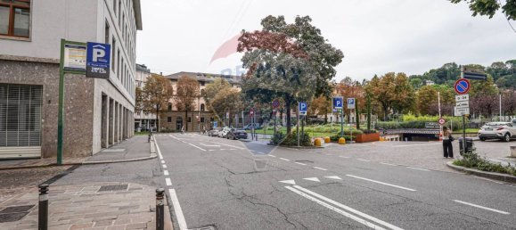 2 rooms Commercial property in Bergamo, Italy No. 356201 5