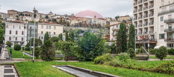 2 rooms Commercial property in Bergamo, Italy No. 356201 10