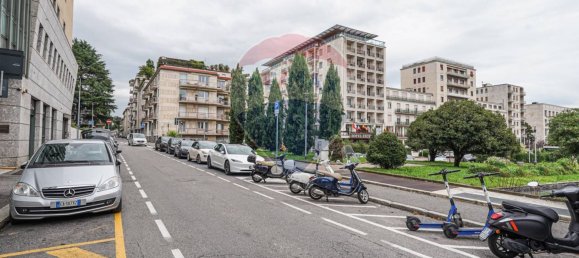 2 rooms Commercial property in Bergamo, Italy No. 356201 13