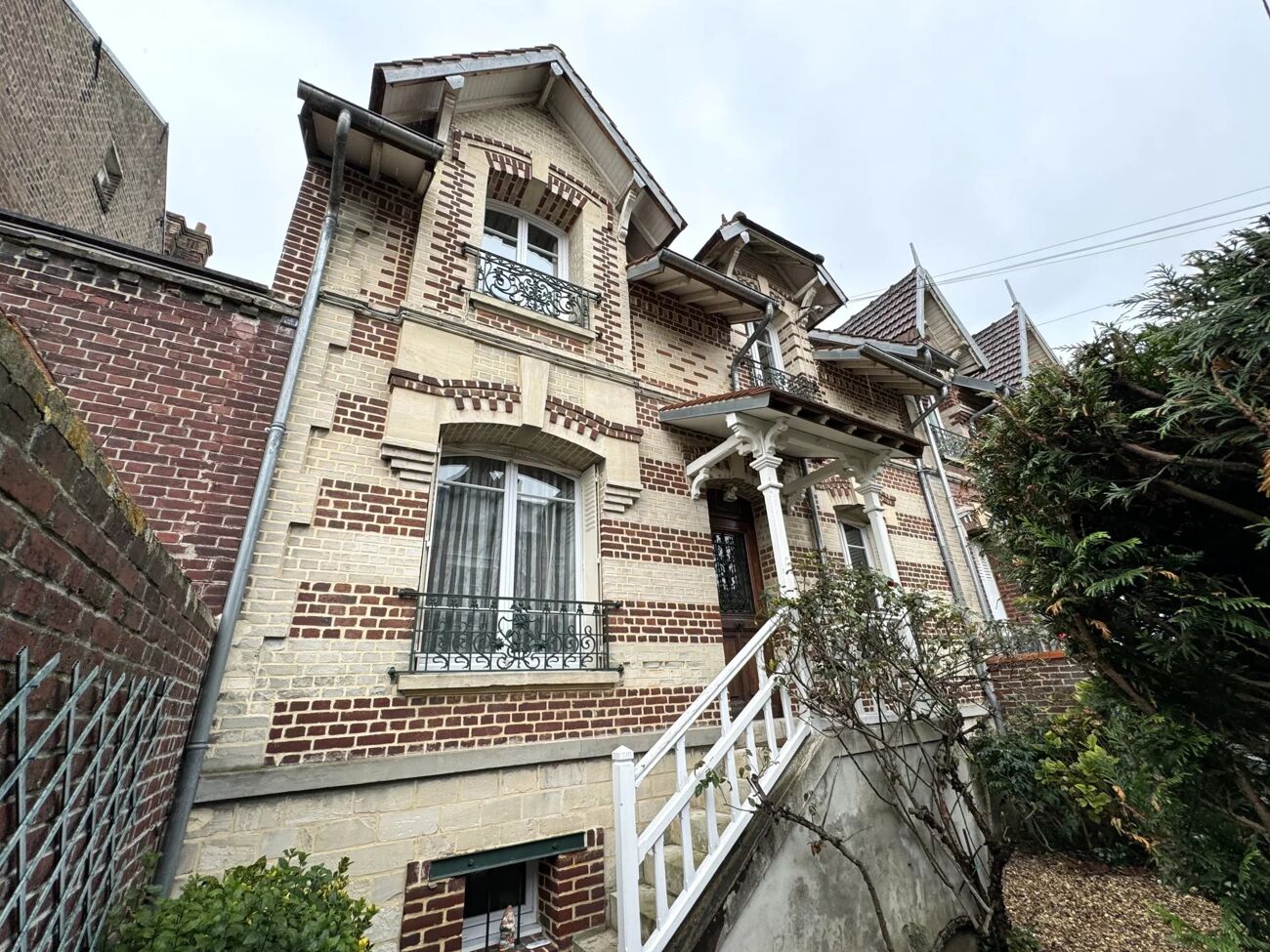 4 chambres Maison de ville à Compiègne, France No. 225661