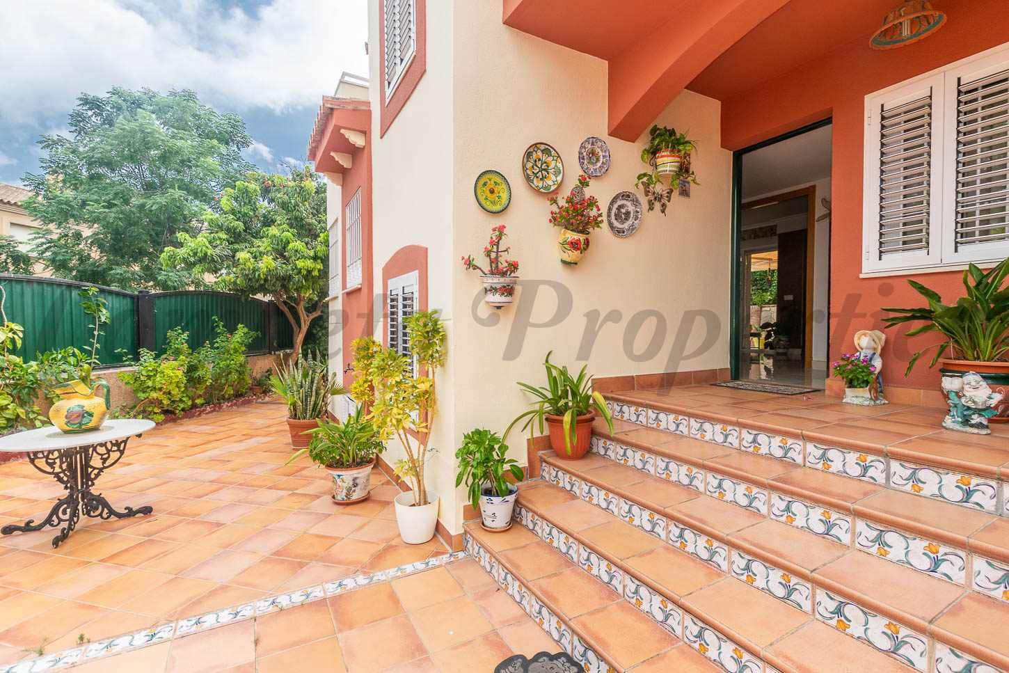 5 غرف نوم تاون هاوس في Torre del Mar, Spain رقم 178403