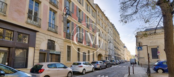 17m² Commercial property in Versailles, France No. 149868 4