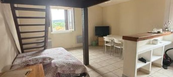 Studio in Saint-Chamas, France No. 310328 3