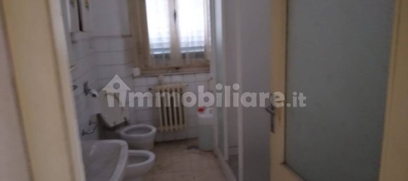 Apartamento de 5 dormitorios en Arezzo, Italy No. 130654 14