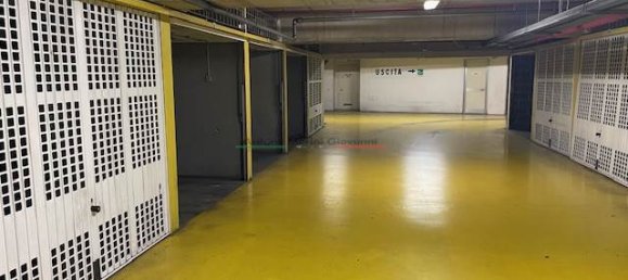 1 room Garage in Parma, Italy No. 360841 4