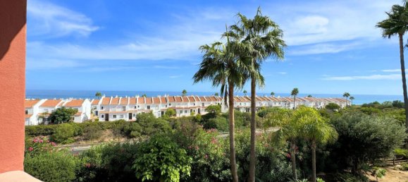 3 bedrooms Penthouse in La Duquesa, Spain No. 185377 3