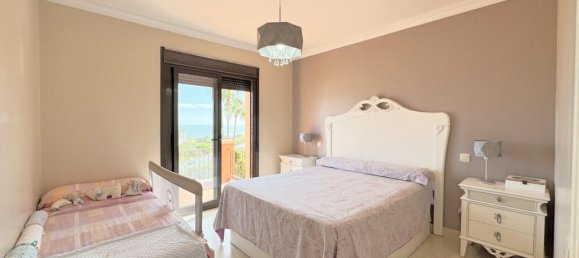 3 bedrooms Penthouse in La Duquesa, Spain No. 185377 7