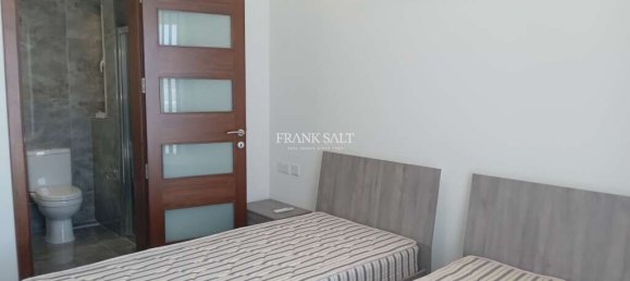 2 bedrooms Penthouse in Marsalforn, Malta No. 6073 3