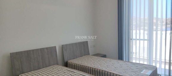 2 bedrooms Penthouse in Marsalforn, Malta No. 6073 4
