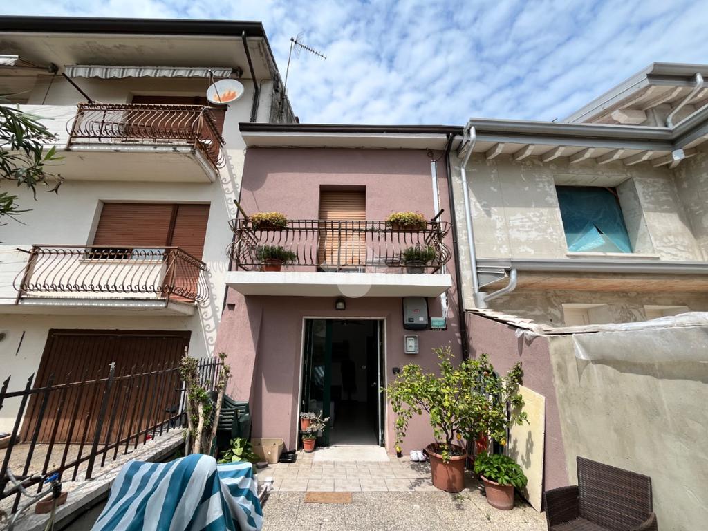 Casa T2 em Valeggio sul Mincio, Italy N.º 60574