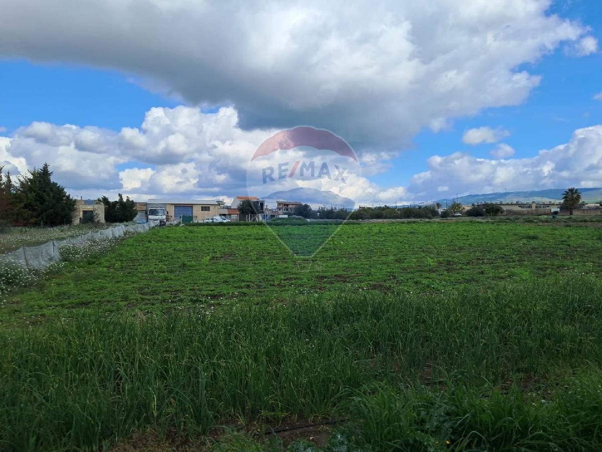 6500m² Land in Comiso, Italy No. 147922