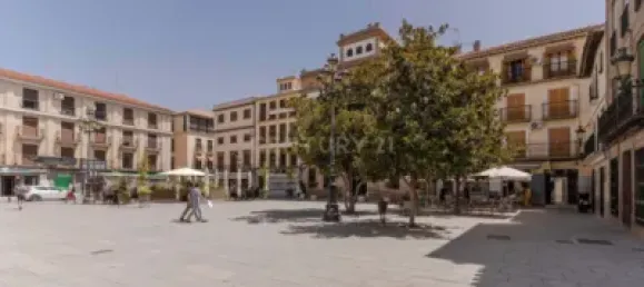 Гараж 317м² в Санта-Фе, Испания № 175294 4