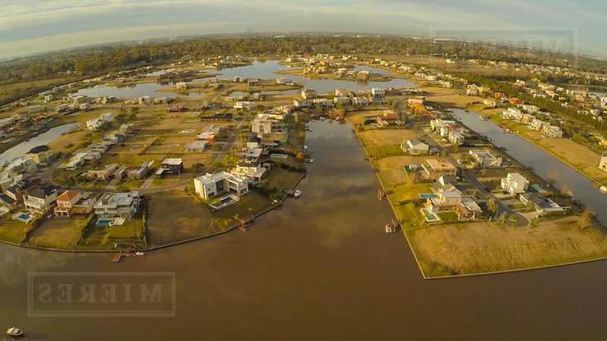  Land in Tigre, Argentina No. 117551