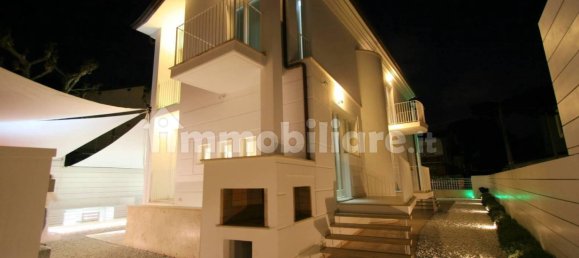 3 bedrooms Villa in Camaiore, Italy No. 223260 2