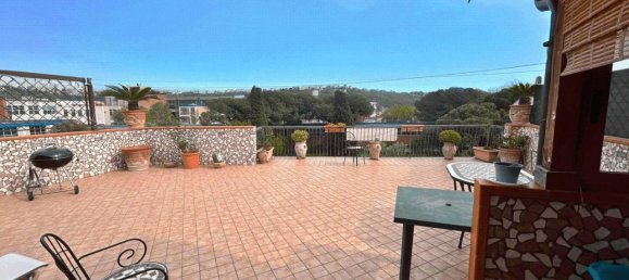 7 rooms Apartment in Naples, Italy No. 34106 4