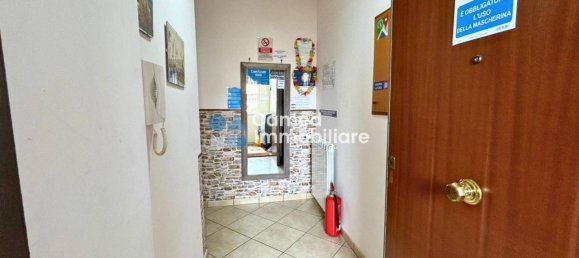 7 rooms Apartment in Naples, Italy No. 34106 35