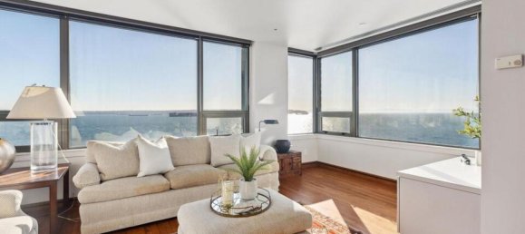 3 bedrooms Condo in British Columbia, Canada No. 1343 2