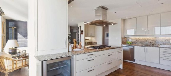 3 bedrooms Condo in British Columbia, Canada No. 1343 3