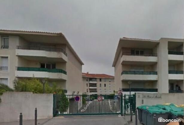 Гараж в Марсель, Франция № 349241