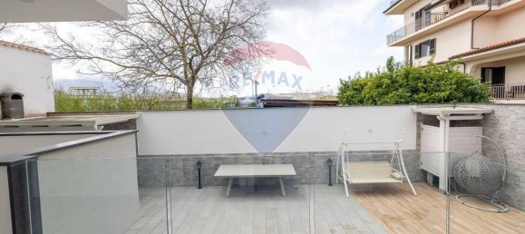 Дом с 6 комнатами в Шишано, Италия № 35641 40