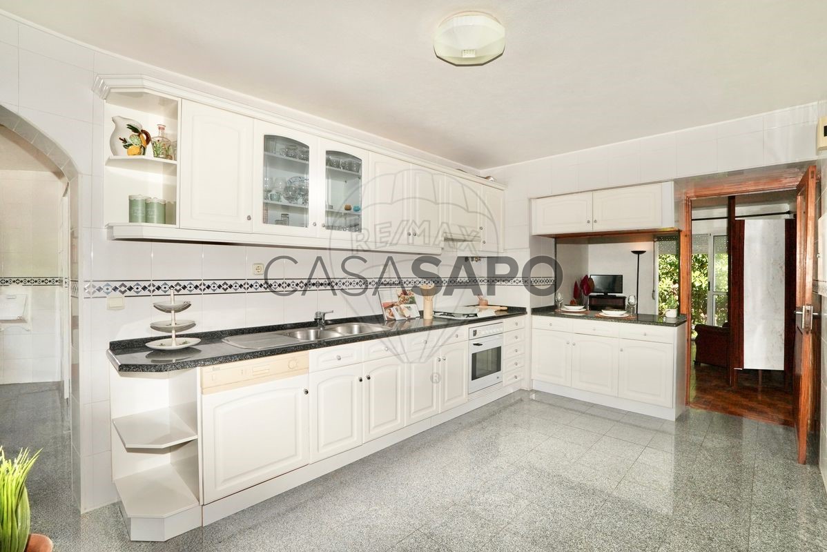 2 bedrooms Apartment in Lisbon, Portugal No. 222795