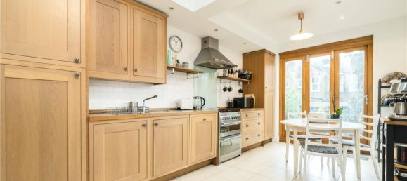 4 bedrooms House in London, United Kingdom No. 12901 3