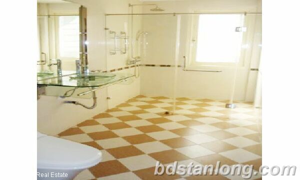 Вилла с 5 спальнями в Тэйхо, Вьетнам № 5111